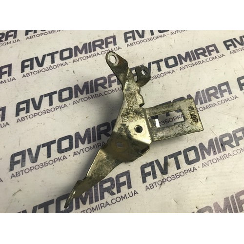 Кронштейн бачка тормозной жидкости Fiat Punto 2005-2018 55701378
